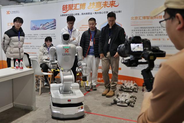  北京春季招聘盛会火热开启，高新技术岗位占据主导地位。 新闻 北京春季招聘盛会火热开启，高新技术岗位占据主导地位。 新闻 北京春季招聘盛会火热开启，高新技术岗位占据主导地位。 新闻 北京春季招聘盛会火热开启，高新技术岗位占据主导地位。 新闻 北京春季招聘盛会火热开启，高新技术岗位占据主导地位。 新闻