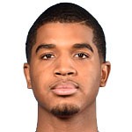  比赛现场冲突升级；山东外援克里斯疑似言语不当引发球迷不满。 体育新闻 比赛现场冲突升级；山东外援克里斯疑似言语不当引发球迷不满。 体育新闻