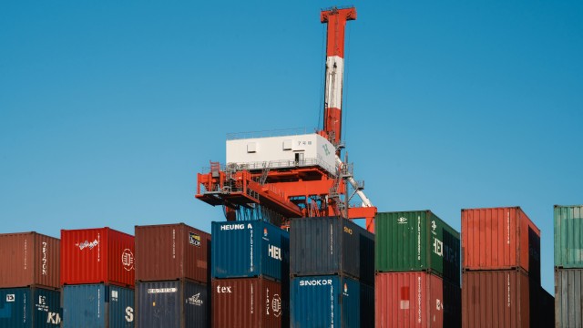  经贸政策解析，深挖市场潜力——企业出海的战略路径优化 企业服务