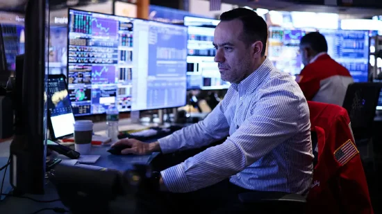  当战火逼近石油咽喉：一位普通投资者的72小时心跳实录 股票财经 当战火逼近石油咽喉：一位普通投资者的72小时心跳实录 股票财经 当战火逼近石油咽喉：一位普通投资者的72小时心跳实录 股票财经