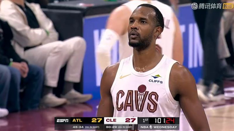  【战术复盘】单点爆破与错位打击：骑士险胜老鹰的攻防博弈深度解析 体育新闻