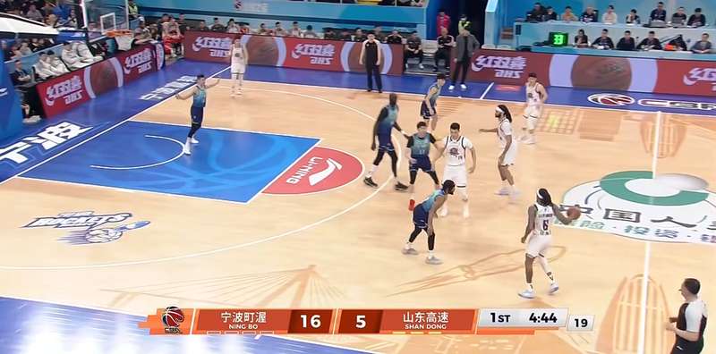 69分背后：山东高速男篮进攻体系崩盘的全维度技术复盘 体育新闻