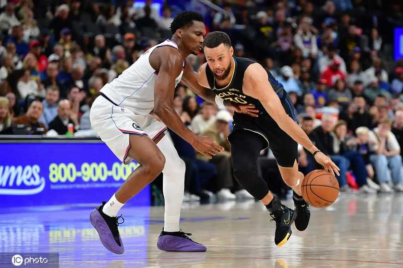  库里里程碑夜吞苦果：三分雨战术体系深度解析 体育新闻