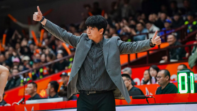  CBA帅位沉浮录：邱彪困局与北控抉择背后的深层逻辑 体育新闻