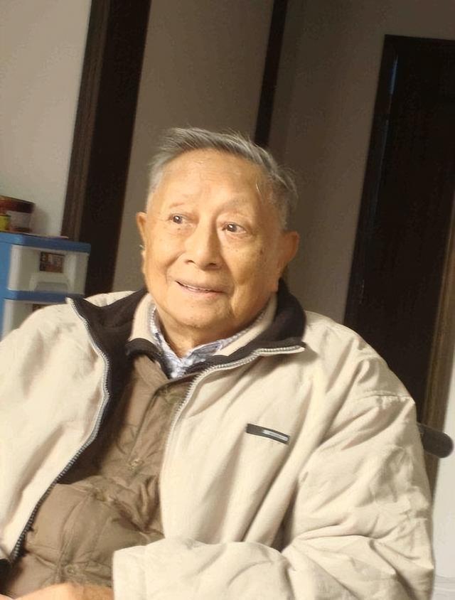  从信息论视角复盘：红色特工施亚夫如何用两盒香烟完成致命反杀 新闻